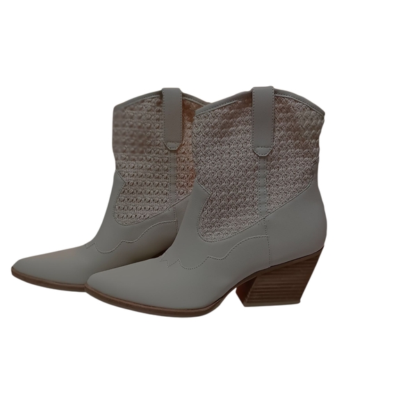 💫 Dolce Vita Cream Ankle Wedge Boots 🤍 - Picture 2 of 6